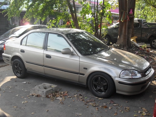 พร้อมใช้CIVIC ตาโตB20Bออโต้+LPGหัวฉีดล้อssrประหยัดน่าใช้(เครื่องแก็สลงเล่มแล้ว)