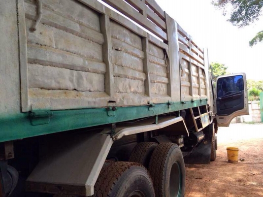 รถฮีโน่ 10 ล้อดั้ม 320 แรงม้า ปี 48  สนใจติดต่อ 081 - 6079515