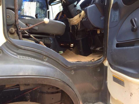 รถฮีโน่ 10 ล้อดั้ม 320 แรงม้า ปี 48  สนใจติดต่อ 081 - 6079515