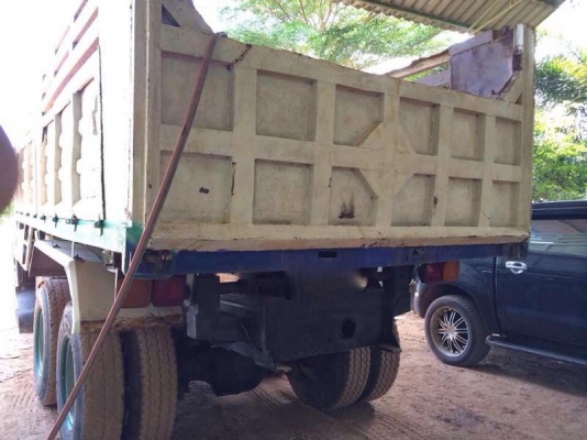 รถฮีโน่ 10 ล้อดั้ม 320 แรงม้า ปี 48  สนใจติดต่อ 081 - 6079515