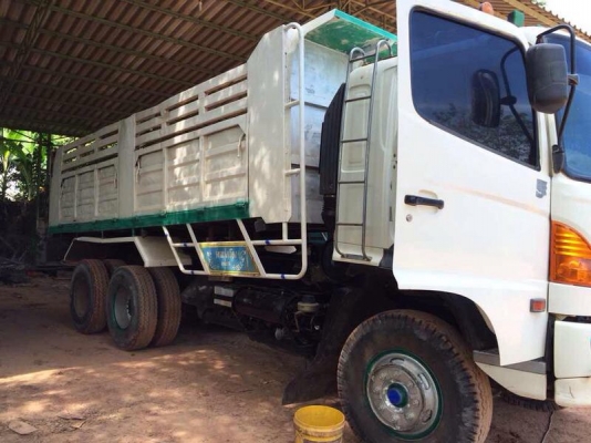 รถฮีโน่ 10 ล้อดั้ม 320 แรงม้า ปี 48  สนใจติดต่อ 081 - 6079515