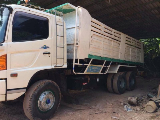 รถฮีโน่ 10 ล้อดั้ม 320 แรงม้า ปี 48  สนใจติดต่อ 081 - 6079515