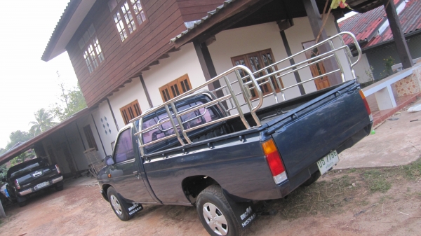 ขายกระบะนิสสันบิ๊กเอ็มฝาแดงจอโค้ง ปี40/1997 เครื่องแน่นไม่ไอไม่จากสภาพพร้อมใช้งานเสริมแหนบ+ไม้คานแล้วครับ+คอกกระบะแสตนเลสพร้อมลุยงานรถไม่เคยชนครับ ......รถเดิมๆทั้งคันครับสีสวยไร้ตำหนิบางๆมากไม่มีผุครัชชีสวยๆไม่มีตำหนิ ภาษีเต็มขาดมีนาคม57+ทะเบียน+พร้อมชุด