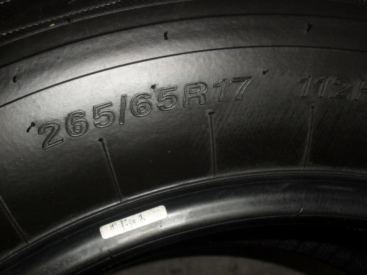 ยาง 265/65R17 ปี11 ZETA สวยๆ 4 เส้น ราคา 3900 บาท