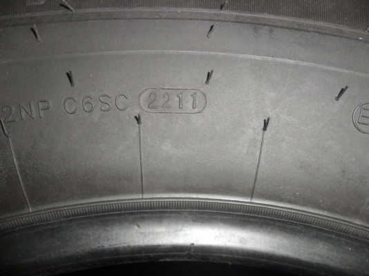 ยาง 265/65R17 ปี11 ZETA สวยๆ 4 เส้น ราคา 3900 บาท