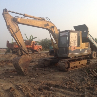 ขายKomatsu 100-3 สภาพสวย พร้อมใช้งาน เครื่องดี ช่วงล่างดี ใบเเทรกเต็ม ราคาต่อรองได้