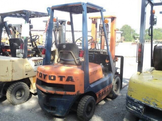 FORK LIFT. TOYOTA