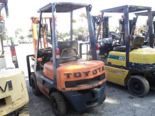 FORK LIFT. TOYOTA