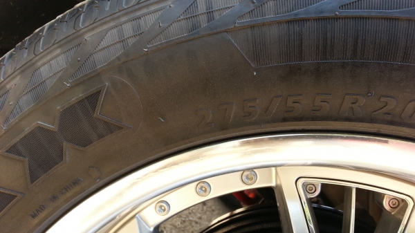 ขายด่วน ล้อแม็กขอบ20 พร้อมยาง 275-55 สภาพสวย