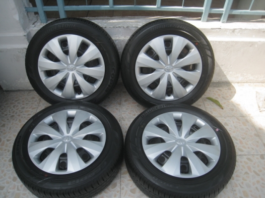 ขายกะทะล้อป้ายแดง Toyota yaris ขอบ15 4รู100 +ยาง ปี 4013  สนใจติดต่อเล็กคลองสามครับ (081-3747940)