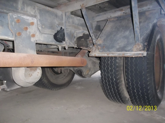 ขาย nissan 6 ล้อ มีตู้พร้อมลิฟท์ 165 แรง มี 2 คันให้เลือก