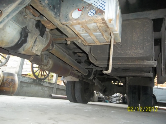 ขาย nissan 6 ล้อ มีตู้พร้อมลิฟท์ 165 แรง มี 2 คันให้เลือก