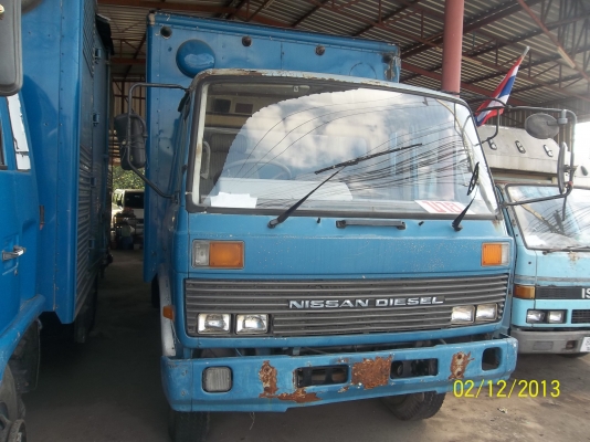 ขาย nissan 6 ล้อ มีตู้พร้อมลิฟท์ 165 แรง มี 2 คันให้เลือก