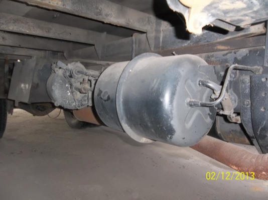 ขาย nissan 6 ล้อ มีตู้พร้อมลิฟท์ 165 แรง มี 2 คันให้เลือก