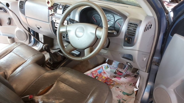 ***ขายแล้วครับขอบคุณ Truck2hand ขาย ตอนดียว ISUZU SPARK EX  3.0 D-MAX ปี46/03 เครื่องเดิมเกียร์เดิม เครื่องแน่นดี ช่วงล่างคัสซีสวยเดิมไม่ผุ กระบะดีมีพื้นปูกระบะ สีนสันเดิมบาง มีตำหนิบ้าง ภายในดีคอนโซลครบ แอร์ พ.พาวเวอร์ ล้อแม็ก ยางสวย4เส้น หน้าเดิม เก็บนิ