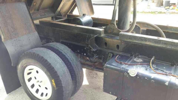 รถอีซูซุ 6 ล้อดั้ม NKR 100 แรงม้า ปี 50.  สนใจติดต่อ 081 - 6079515