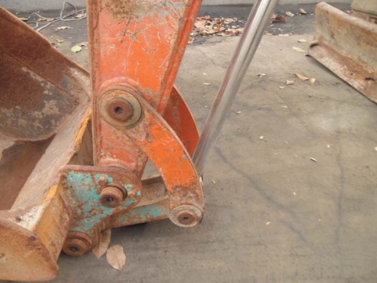 ขายรถขุด...รถแม็คโคร..HITACHA--EX40U....ราคา140.000.....081-5667535