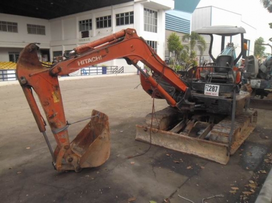 ขายHITACHI....รุ่นEX40U...ราคาคันละ..140.000....โทร081-5667535