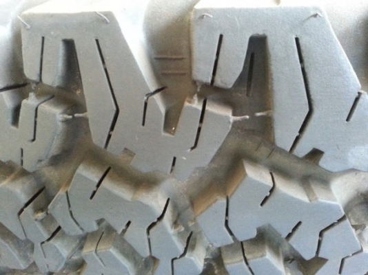 ขายยาง BF All Terrain 265/75/16 ปี12 ขายยาง BF All Terrain 265/75/16 ปี12