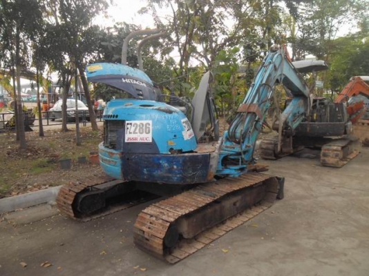 ขายรถขุด...รถแม็คโคร..HITACHA--EX40U....ราคาคันละ140.000.....081-5667535