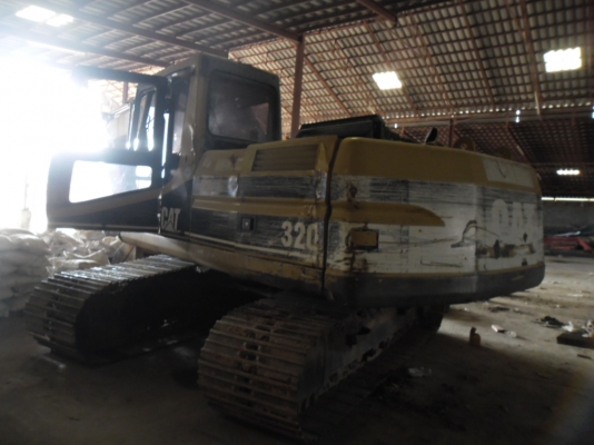 ขายรถแบคโฮ CAT 320 V2 เอกสารเล่มทะเบียนเครื่องเดิมปั้มเดิมโซ่หนาเอวแน่นบูมอามไม่มีปะพร้อมใช้
