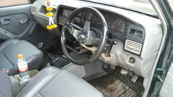 **245,000 บ.ต่อรอง**ขายกระบะแค็ป เดิมๆบางๆ มือเดียวป้ายแดง ดราก้อนอาย 2.8 SX ปี40/97 เครื่องเดิมเกียร์เดิม แน่น แรง ช่วงล่างคัสซีสวยเดิมไม่มีผุ ไม่ดาม กระบะสวยพื้นปูกระบะ ล้อแม็ก ยางใหม่4เส้น หน้า-หลังเดิม หัวเก๋งบางภายในสวยครบ พ.พาวเวอร์ แอร์เย็น สีสันสว