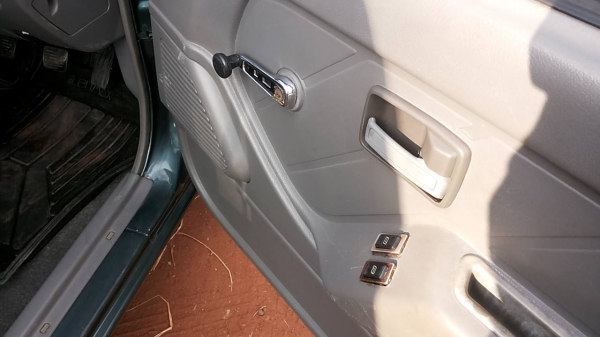 **245,000 บ.ต่อรอง**ขายกระบะแค็ป เดิมๆบางๆ มือเดียวป้ายแดง ดราก้อนอาย 2.8 SX ปี40/97 เครื่องเดิมเกียร์เดิม แน่น แรง ช่วงล่างคัสซีสวยเดิมไม่มีผุ ไม่ดาม กระบะสวยพื้นปูกระบะ ล้อแม็ก ยางใหม่4เส้น หน้า-หลังเดิม หัวเก๋งบางภายในสวยครบ พ.พาวเวอร์ แอร์เย็น สีสันสว