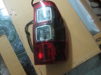 ขายชุดไฟท้าย LH ใส่รถ FORD RANGER 2013 โคมดำ ขายชุดไฟท้าย LH ใส่รถ FORD RANGER 2013 โคมดำ