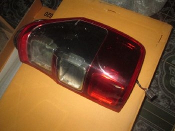 ขายชุดไฟท้าย LH ใส่รถ FORD RANGER 2013 โคมดำ