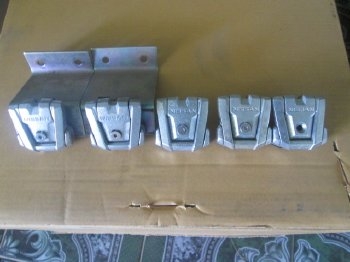 ขาย ตัวยึดล๊อคแม็คไลเนอร์ NISSAN NAVARA มี 5 ตัวน่ะ