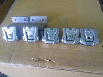 ขาย ตัวยึดล๊อคแม็คไลเนอร์ NISSAN NAVARA มี 5 ตัวน่ะ ขาย ตัวยึดล๊อคแม็คไลเนอร์ NISSAN NAVARA มี 5 ตัวน่ะ