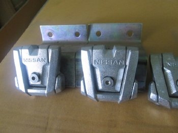 ขาย ตัวยึดล๊อคแม็คไลเนอร์ NISSAN NAVARA มี 5 ตัวน่ะ ขาย ตัวยึดล๊อคแม็คไลเนอร์ NISSAN NAVARA มี 5 ตัวน่ะ
