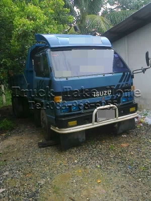 ISUZU NPR  ติดต่อปารวี  0839686255