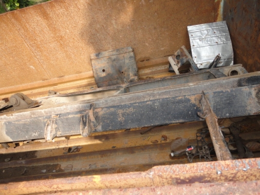 กระบะดั้มพร้อมชุดกระบอกดั้ม ของนิสสันยูดี กระบะดั้มพร้อมชุดกระบอกดั้ม ของนิสสันยูดี