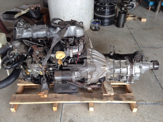 ขายเครื่อง Toyota 2L พร้อมเกียร์