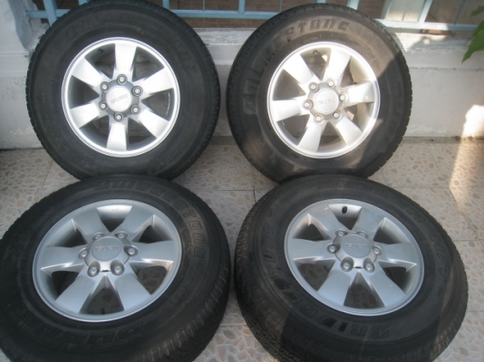 ขายล้อแม็กมือสอง Isuzu Mu7 16"x7" et38 6รู139.7 +ยางปี 08 ล้อมีรอยตามการใช้งาน  สนใจติดต่อเล็กคลองสามครับ (081-3747940)
