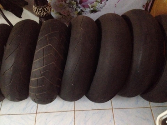 ขายยาง บิ๊กไบค์ ไม่ได้ใช้ครับ ขายถูกเหมือนหั้ยฟรี อิอิ ขายยาง บิ๊กไบค์ ไม่ได้ใช้ครับ ขายถูกเหมือนหั้ยฟรี อิอิ