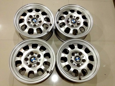 ล้อแม็กซ์ BMW ขนาด 15 นิ้ว ล้อแม็กซ์ BMW ขนาด 15 นิ้ว
