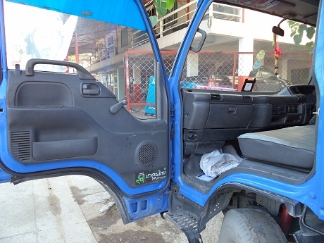 ขาย isuzu nqr120 ราคาถูกด่วน สภาพพร้อมใช้งาน แอร์เย็นเพลงเพราะ