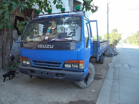 ขาย isuzu nqr120 ราคาถูกด่วน สภาพพร้อมใช้งาน แอร์เย็นเพลงเพราะ