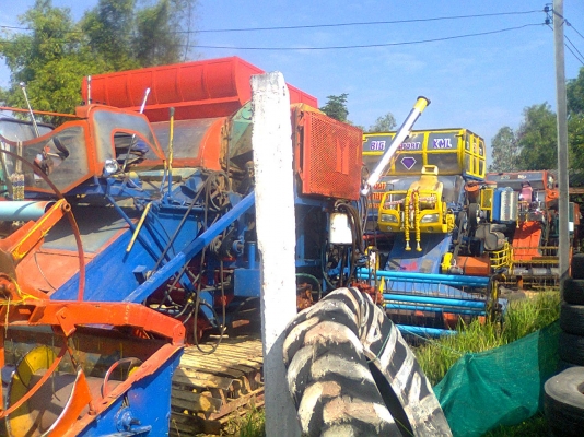 ขายรถเกี่ยวข้าวไทยเส็งยนต์ข้าว-ถั้วอุ้ม 1.5ตัน ด่วนที่สุด