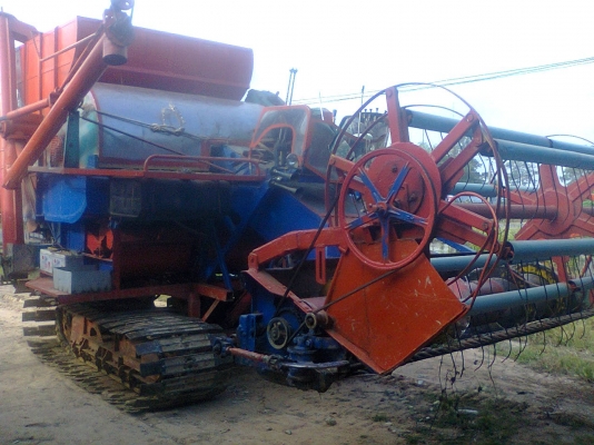 ขายรถเกี่ยวข้าวไทยเส็งยนต์ข้าว-ถั้วอุ้ม 1.5ตัน ด่วนที่สุด