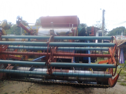 ขายรถเกี่ยวข้าวไทยเส็งยนต์ข้าว-ถั้วอุ้ม 1.5ตัน ด่วนที่สุด