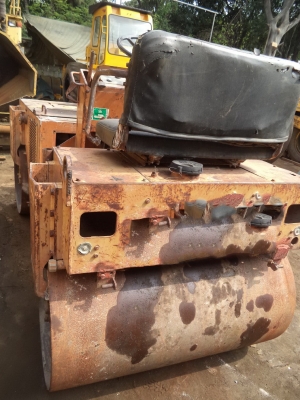 รถบดสั่นสะเทือนล้อเหล็กคู่ SAKAI รุ่น SW25