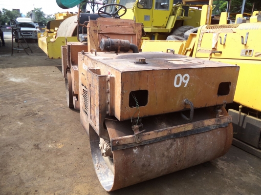 รถบดสั่นสะเทือนล้อเหล็กคู่ SAKAI รุ่น SW25