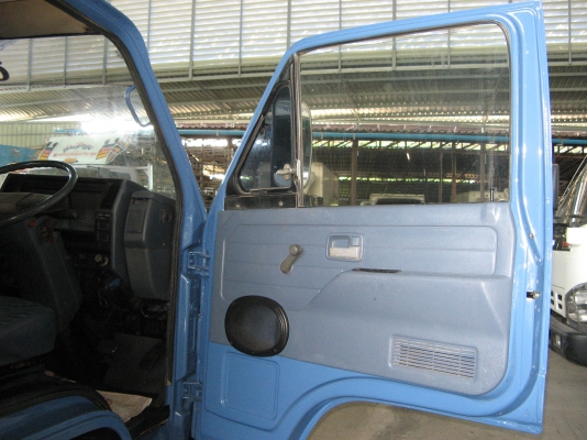 ขาย 6ล้อ อีซูซุ NPR 115แรง ยาว 3.80  ปี 2003 สภาพสวยเดิมเครื่องดี พร้อมใช้งาน ชมก่อนได้ครับ สนใจติดต่อ 081-9425443