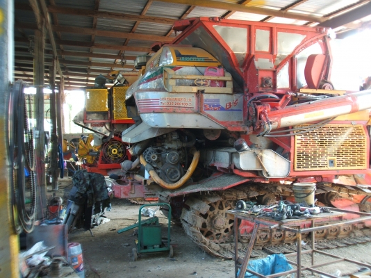 รถเกี่ยวข้าวศักดิ์พัฒนา STAR BIG 50 รถเกี่ยวข้าวศักดิ์พัฒนา STAR BIG 50