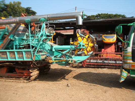 ขายรถเกี่ยวข้าวเลิกกิจการ ขายรถเกี่ยวข้าวเลิกกิจการ