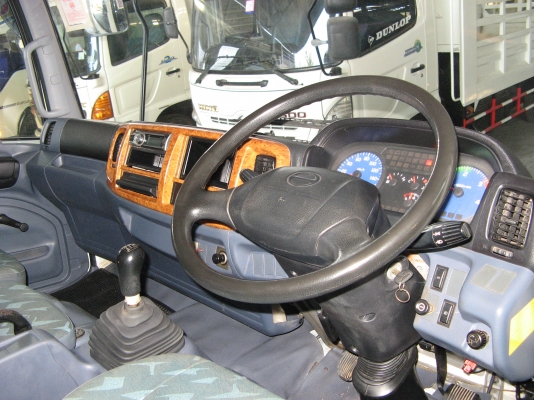 ขาย  6 ล้อ ฮีโน่ ดัมพ์ เมก้า 175 แรง ยาว 4.00 ปี 2007  สภาพสวยเดิมเครื่องดี พร้อมใช้งาน ชมก่อนได้ครับ สนใจติดต่อ 081-9425443