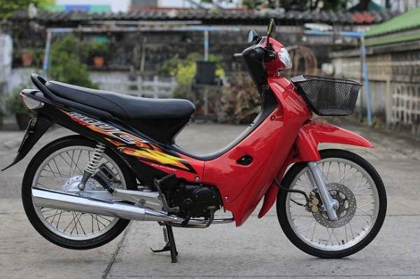 Wave 100 ปี 48 แดง-ดำ เดิมๆ